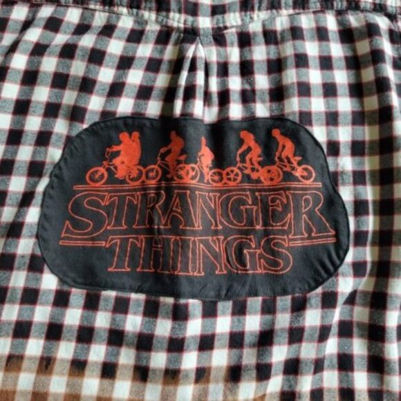 Upcycled 'Stranger Things' flannel shirt - Picture 5 of 11
